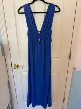 Tobi Mykonos Dress with Plunging V-Neck Maxi Dress